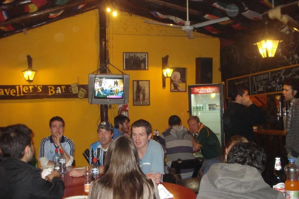 Campo Base Youth Hostel Mendoza