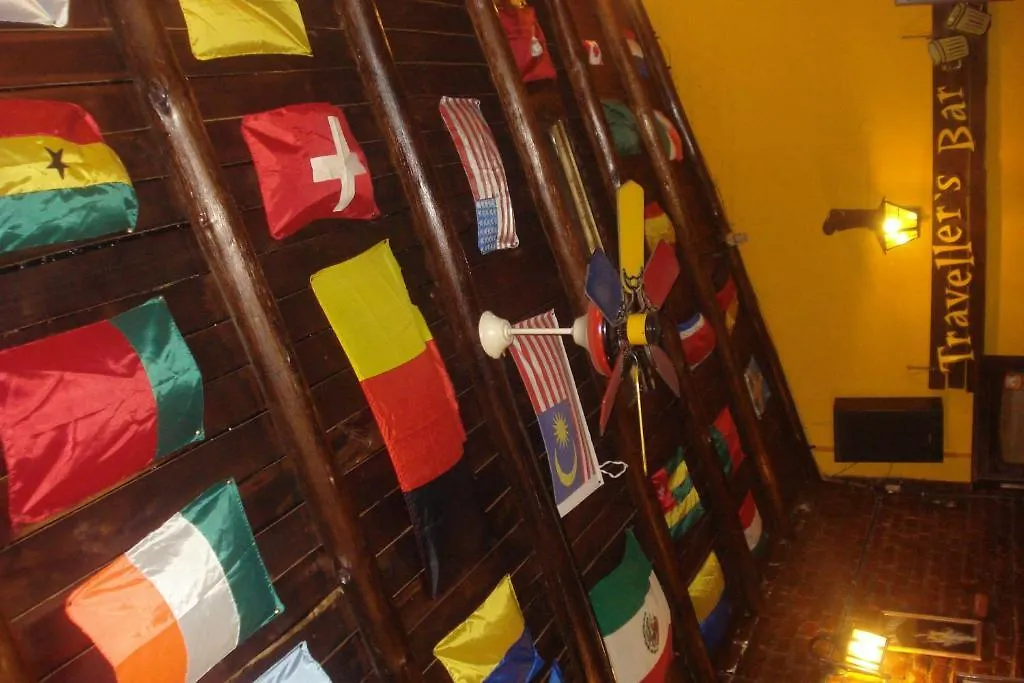 Campo Base Youth Hostel Mendoza 0*,  Argentina